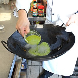料理祕訣2:離火入鍋,保持青醬醬色 料理祕訣2:離火入鍋,保持青醬醬色