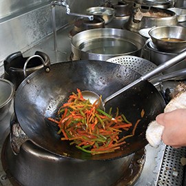 料理祕訣2:選搭鮮豔彩椒,料理更出「色」 料理祕訣2:選搭鮮豔彩椒,料理更出「色」