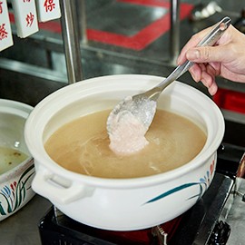 TIP 2:兩次吊湯去除雜質 TIP 2:兩次吊湯去除雜質